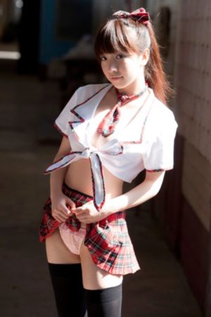 免费真人泡妞视频_青苹果乐园免费高清观看